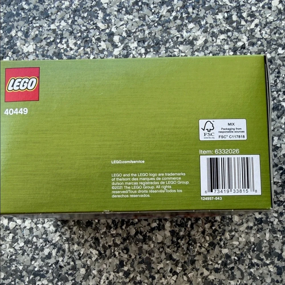LEGO Orange Carrot Cottage Set with Green Accents and Gray Bunny